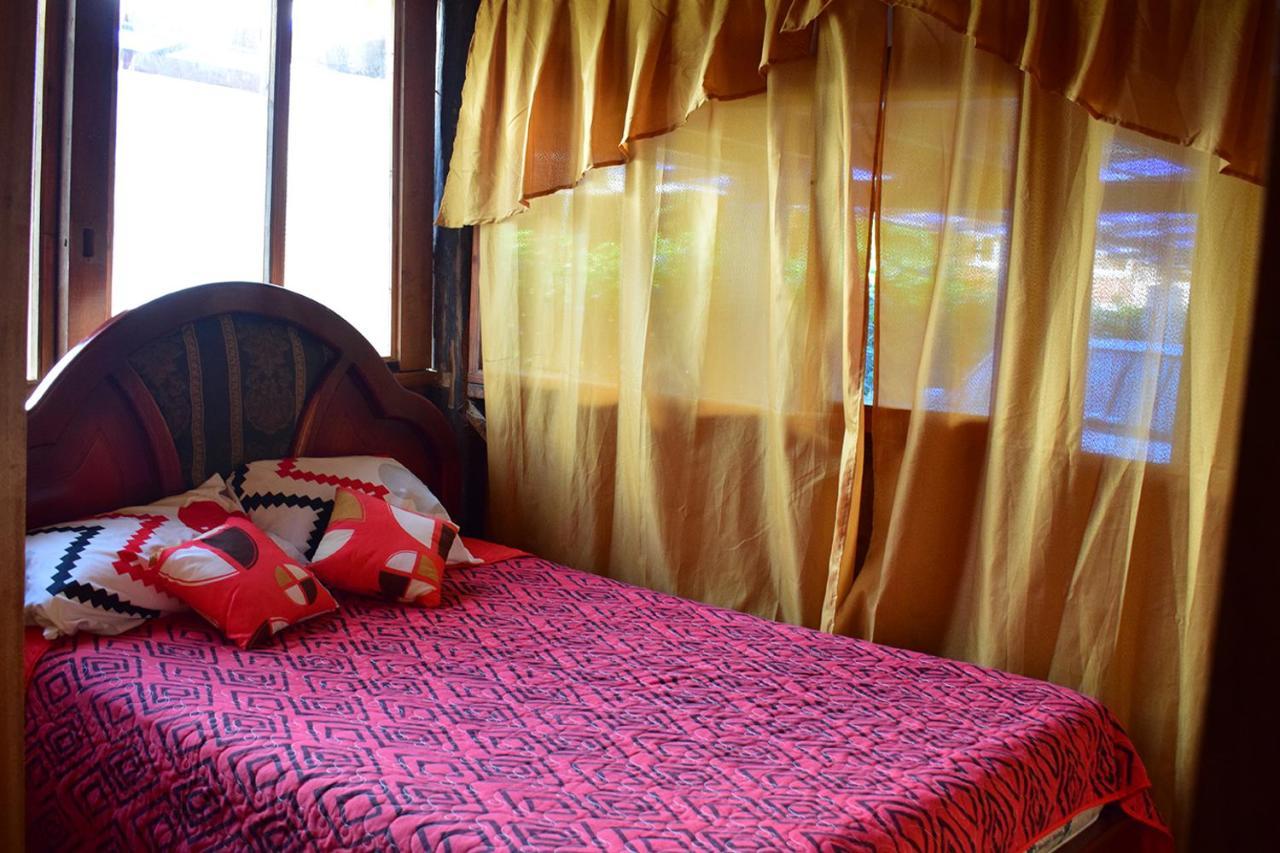 Hostal Los Farolitos Mindo Exteriör bild